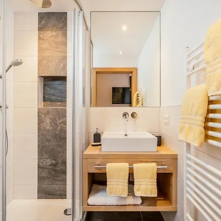 Апартаменты Haus Schoenblick Зеефельд в Тироле