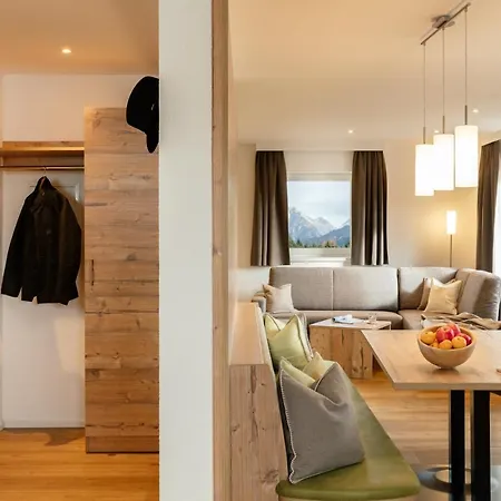 Haus Schoenblick Апартаменты *