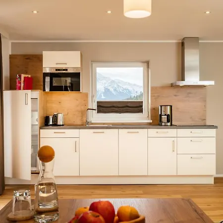 Апартаменты Haus Schoenblick Зеефельд в Тироле